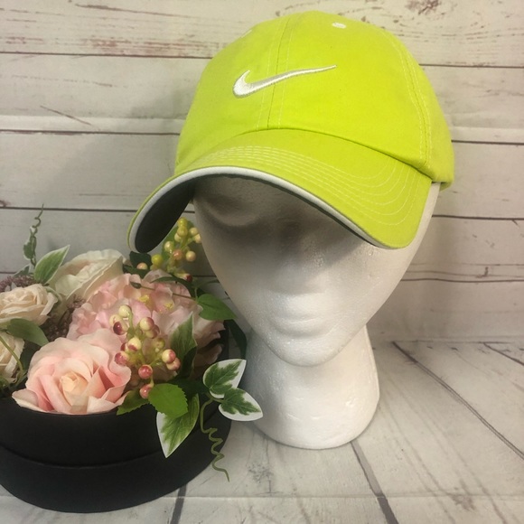 nike golf hat flowers